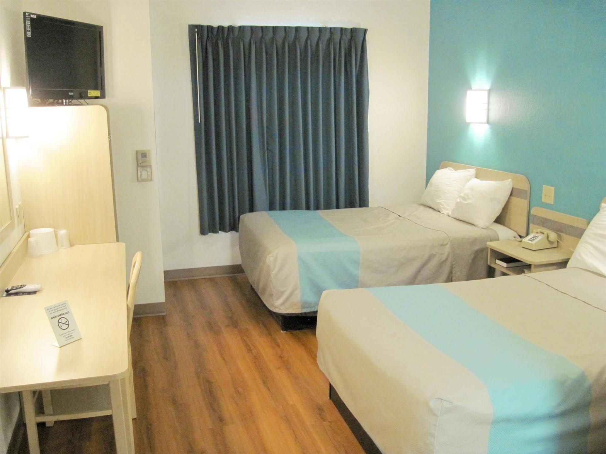 Motel 6-Avoca, Ia Екстериор снимка