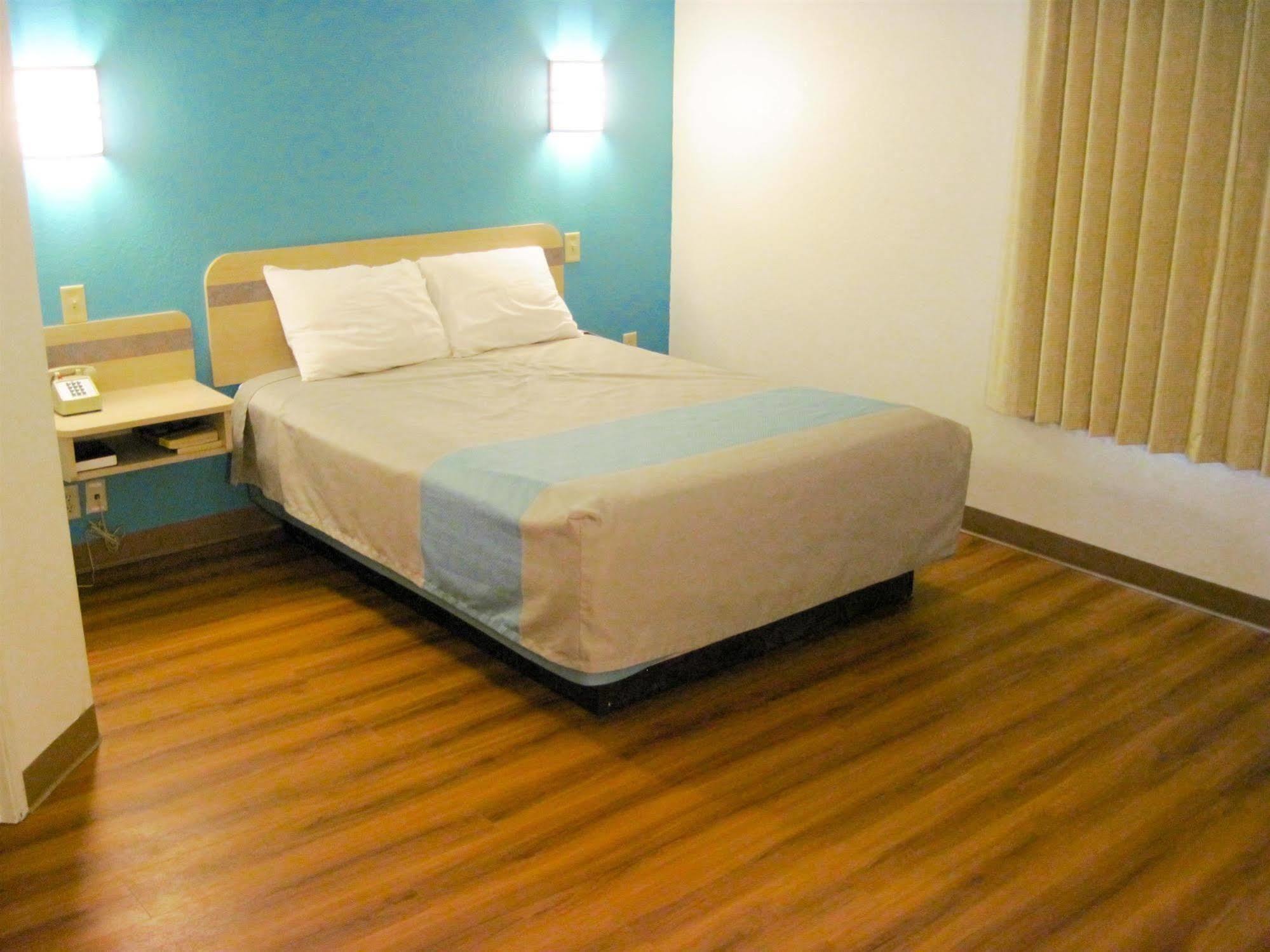 Motel 6-Avoca, Ia Екстериор снимка