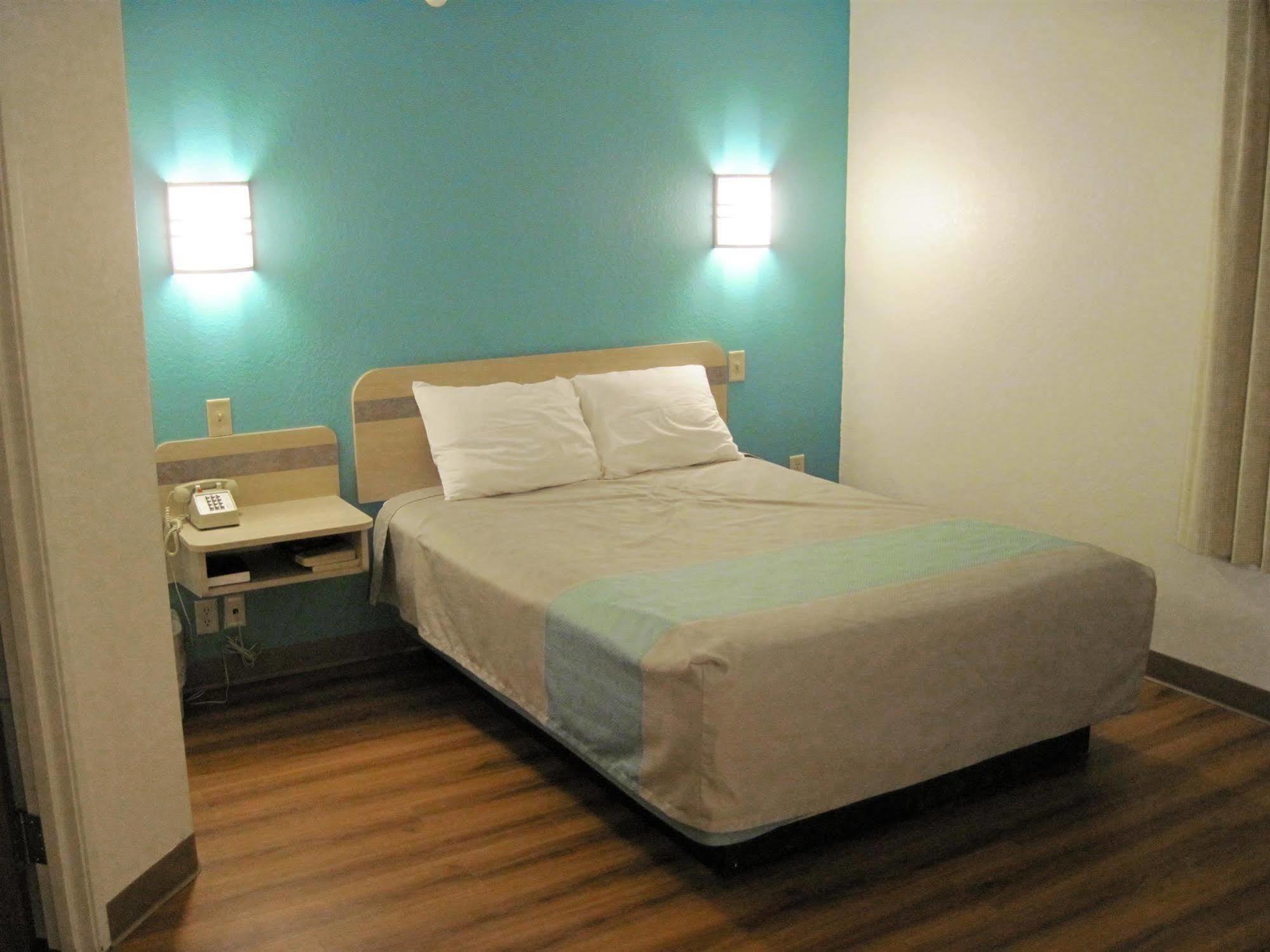 Motel 6-Avoca, Ia Екстериор снимка
