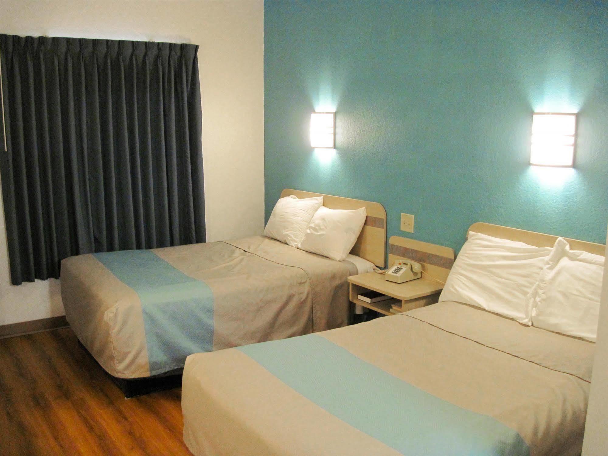 Motel 6-Avoca, Ia Екстериор снимка